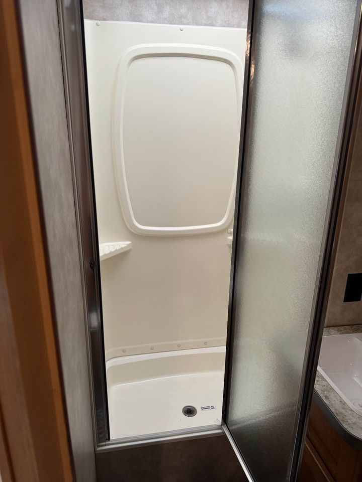 2019 Winnebago Minnie Winnie 22R photo